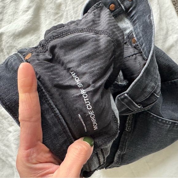 Women's Black Denim Shorts 7 for all mankind - Picture 4 of 9